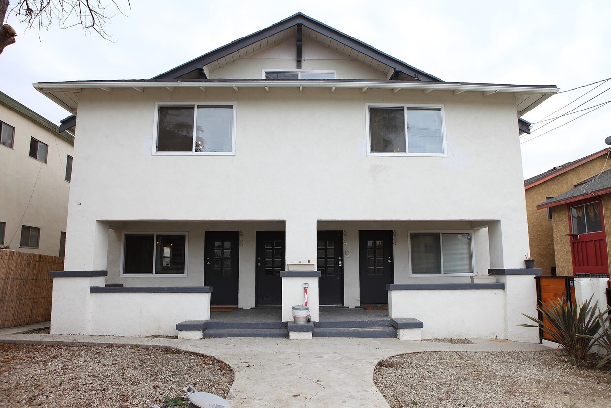 Primary Photo - 624 N Benton Way