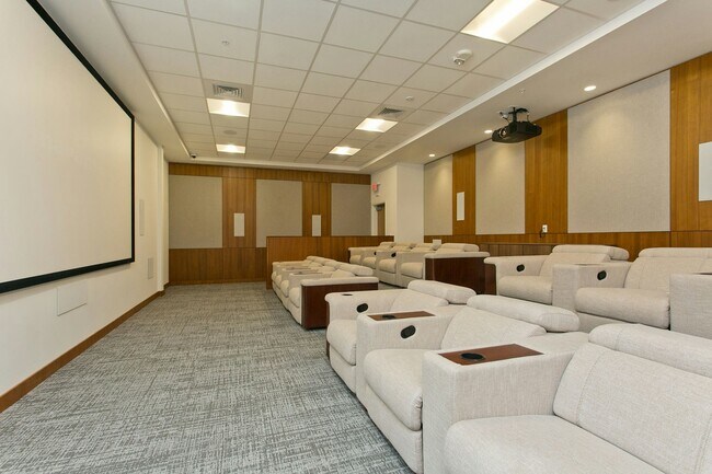 Foto del edificio - 1500 Rycroft St