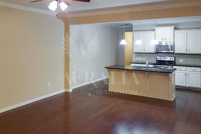 Building Photo - 451 Shakespeare Dr