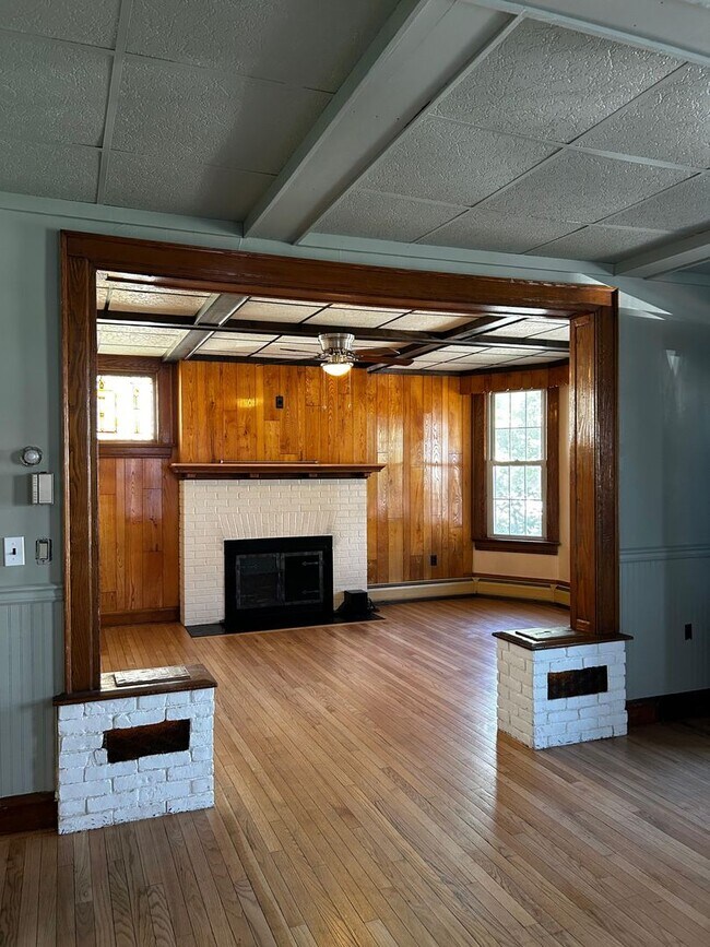 Building Photo - 308 North Blakely Street