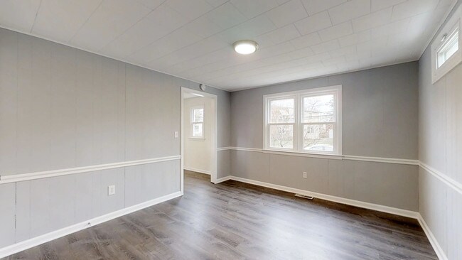 Building Photo - 211 Baird Ave
