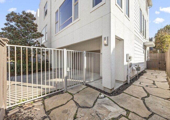 Foto del edificio - 5707 Schuler St