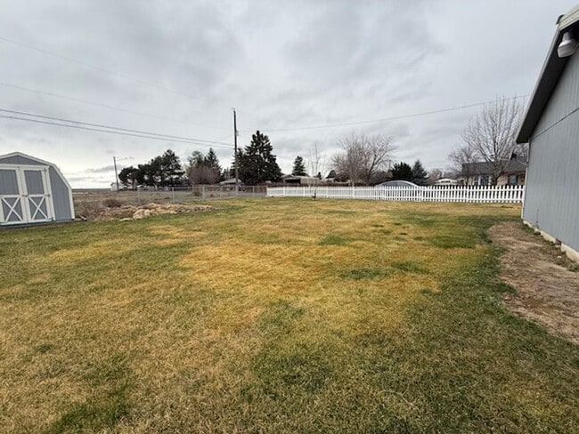 Foto del edificio - Warden 3 bedroom 2 bath w/ carport and fenced yard