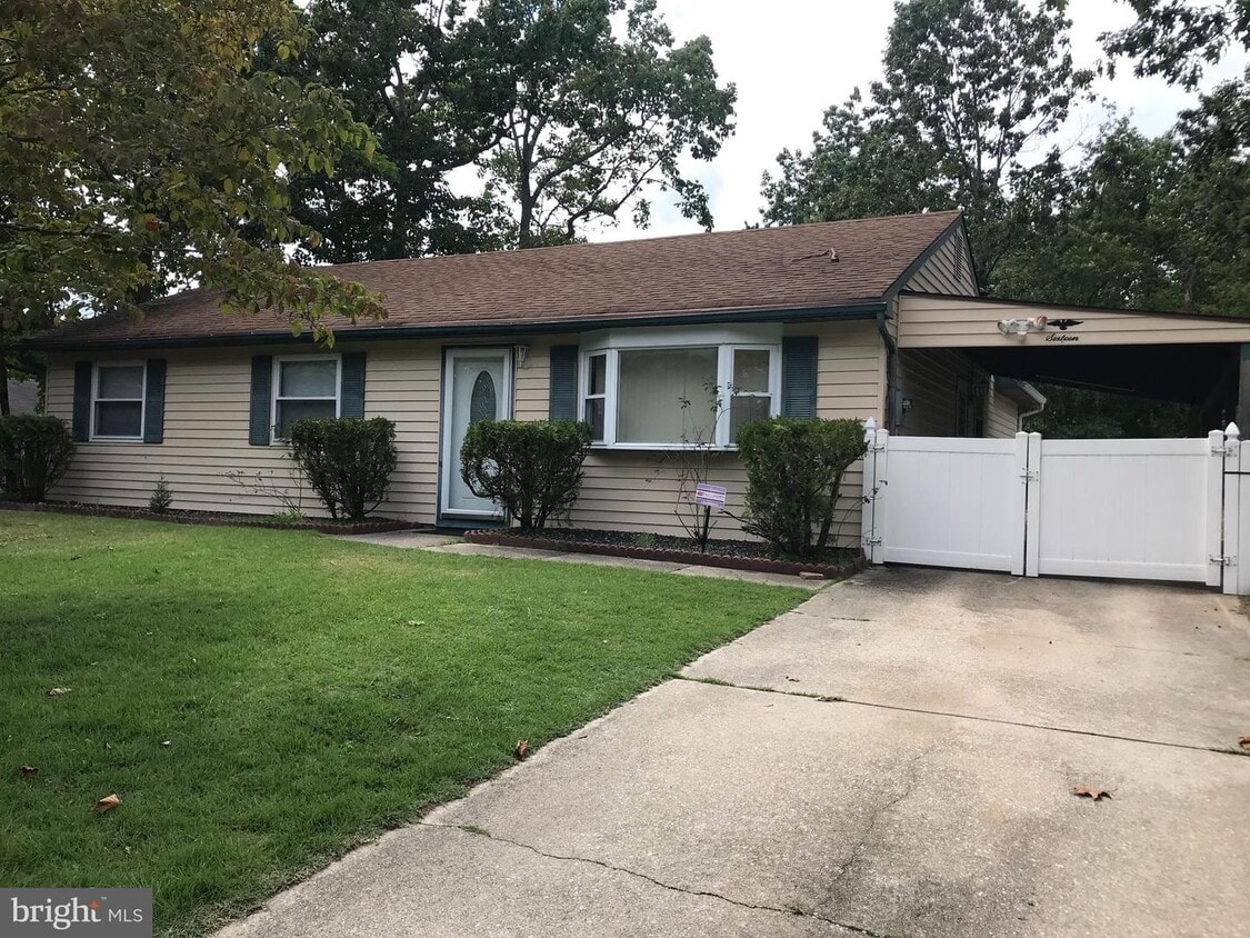Building Photo - 16 SCAMMELL Dr