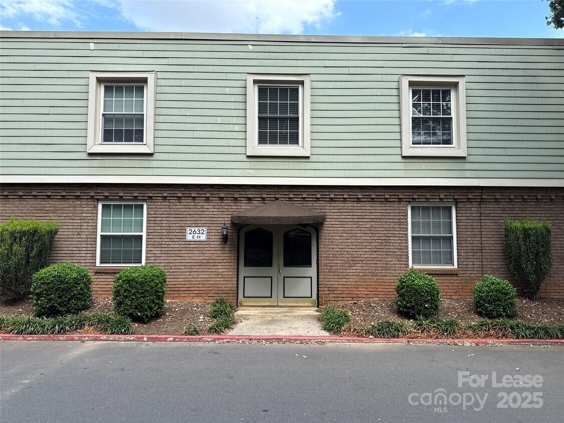 Primary Photo - 2632 Park Rd