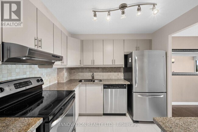 Building Photo - 415 Greenview Ave