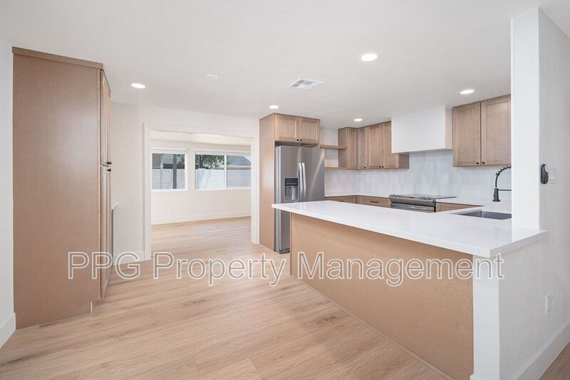 Foto principal - 3718 E Ludlow Dr
