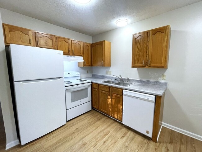 Photo - Spacious, 2 bedroom, 2.5 bath townhouse fo...