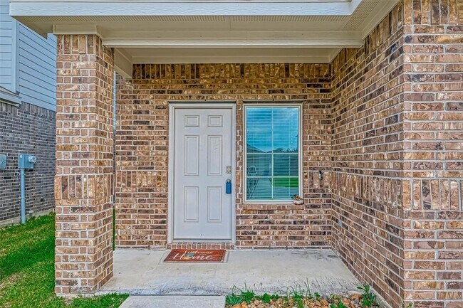 Foto del edificio - 16744 Lonely Pines Dr