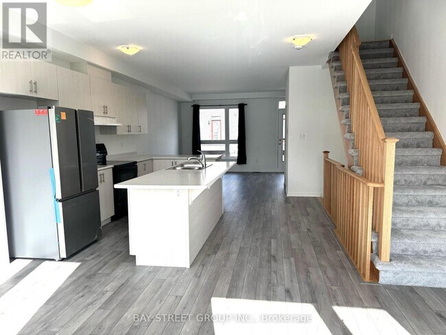 Building Photo - 29 Bateson St