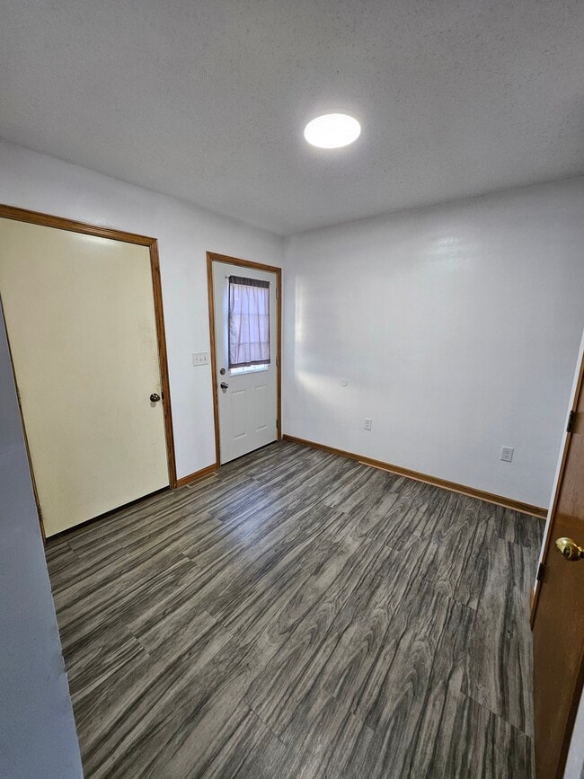 Foto del edificio - 5670 Gables Dr