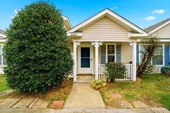 Foto del edificio - 2527 Trailwood Dr