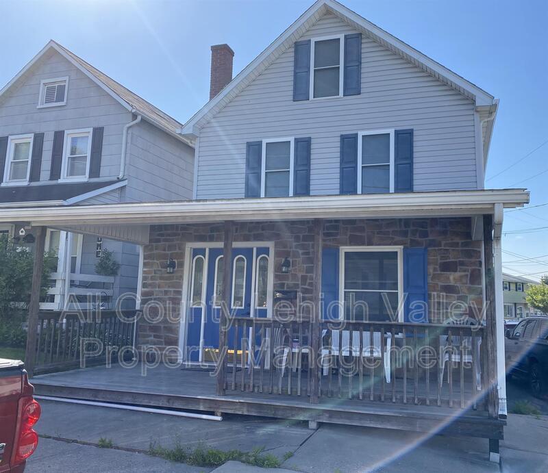 135 Spring St, Nazareth, PA 18064 Condo for Rent in Nazareth, PA