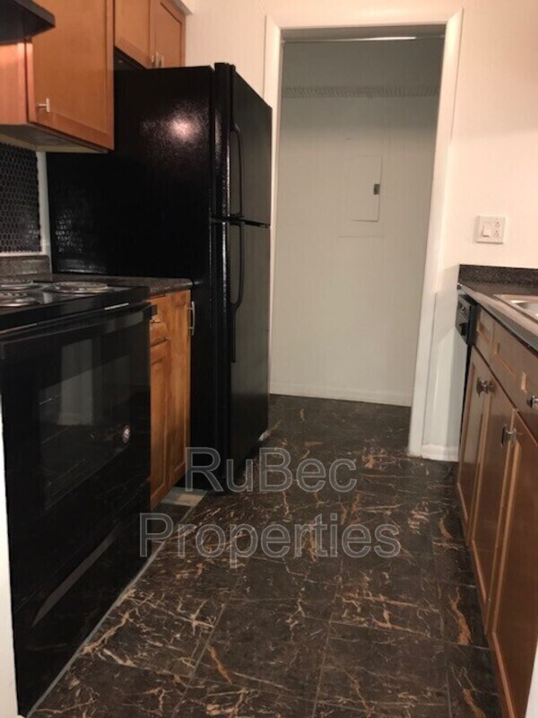 Foto del edificio - 4416 Sharon Chase Dr