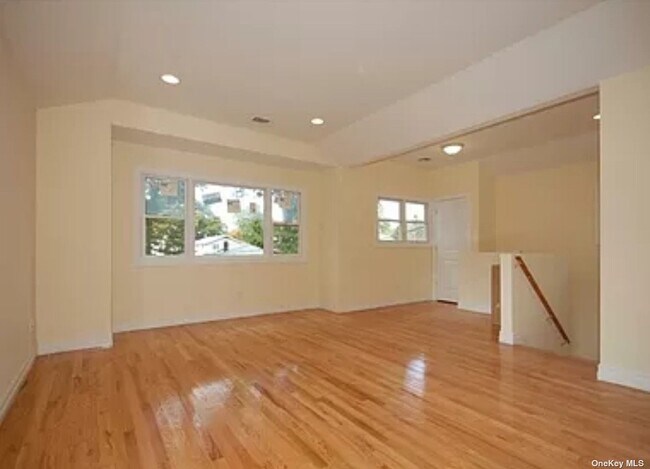 Building Photo - 40 Mohegan Ave