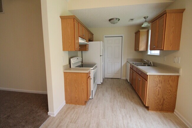 Foto del edificio - Exclusively Offered by Muse Realty, LLC