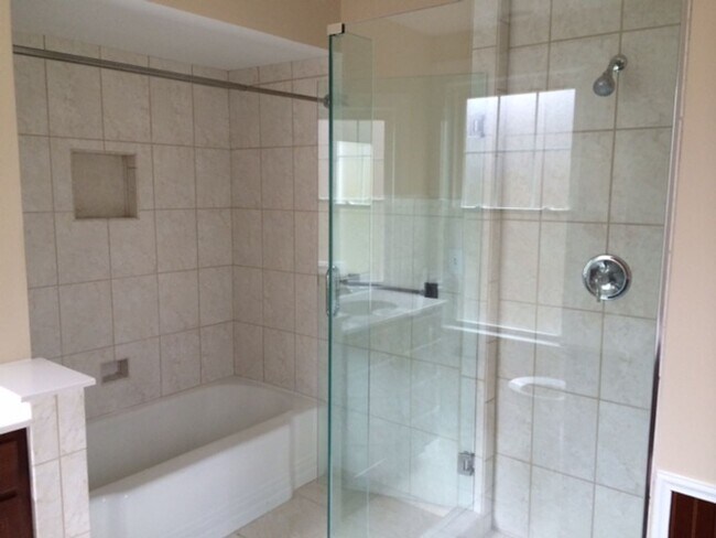 Foto del edificio - 1335 Whitethorn St