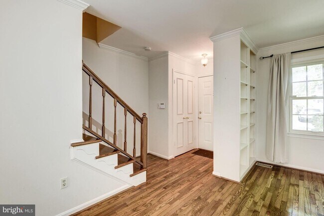 Foto del edificio - 7512 Heatherton Ln