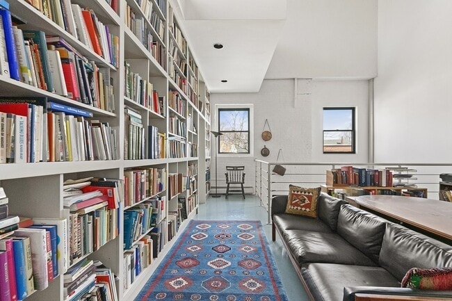Foto del edificio - 75 Richdale Ave