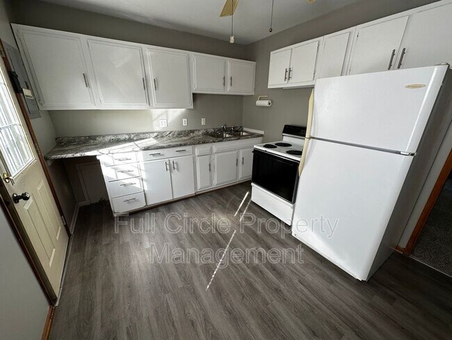 Building Photo - 7116 S 71st Ave