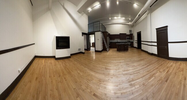 Building Photo - 415 3rd St SE