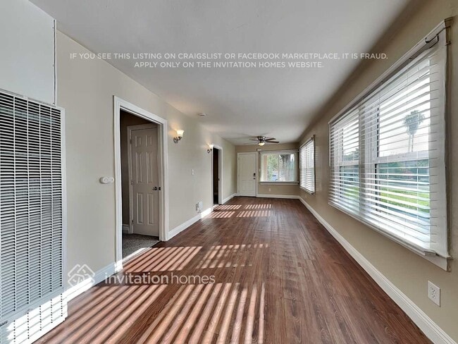 Foto del edificio - 3703 S Gramercy Pl