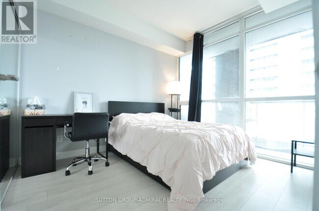 Photo du bâtiment - 169 Fort York Blvd