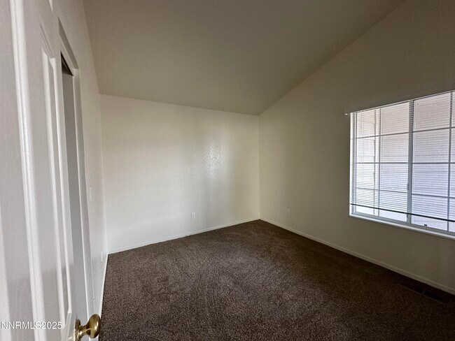 Foto del edificio - 6136 Greenbrook Dr