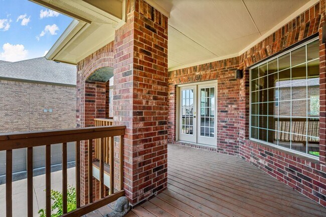 Building Photo - 9812 Whitley Bay Dr