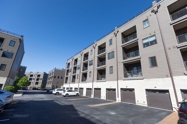 Foto del edificio - 609 Lakeview Ct