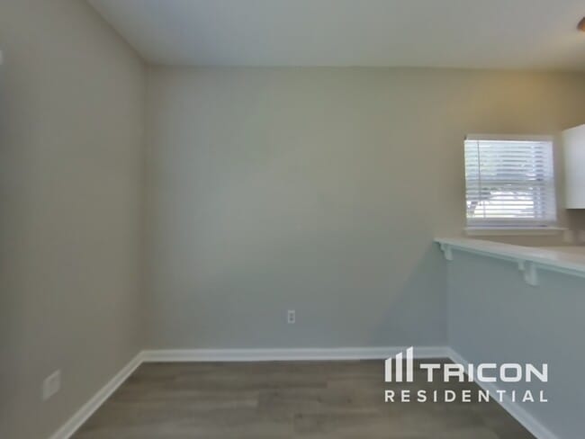 Building Photo - 607 Morning Dove Dr