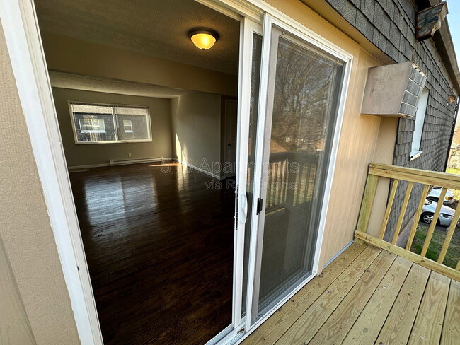 Building Photo - 6219 Graceland Ave
