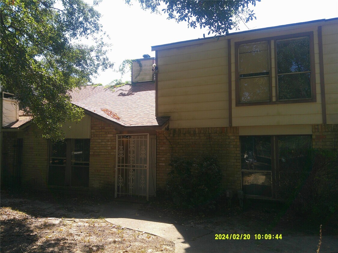 Primary Photo - 12219 Wild Pine Dr