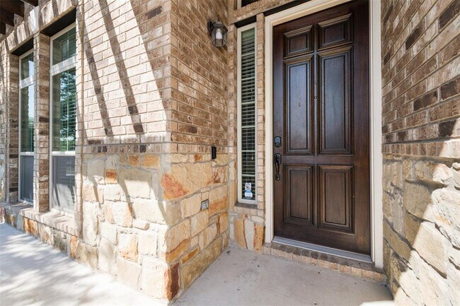 Building Photo - 150 Drury Ln