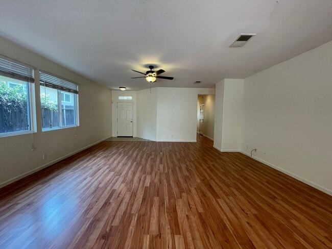 Building Photo - 3976 Anastasia Ln