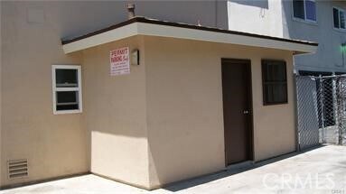 Building Photo - 15942 S Myrtle Ave
