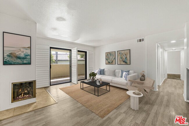 Building Photo - 2053 Majorca Dr