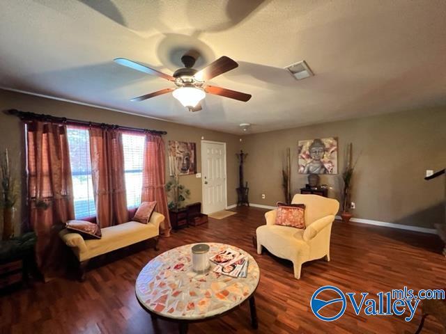 Building Photo - 318 Jasmine Dr