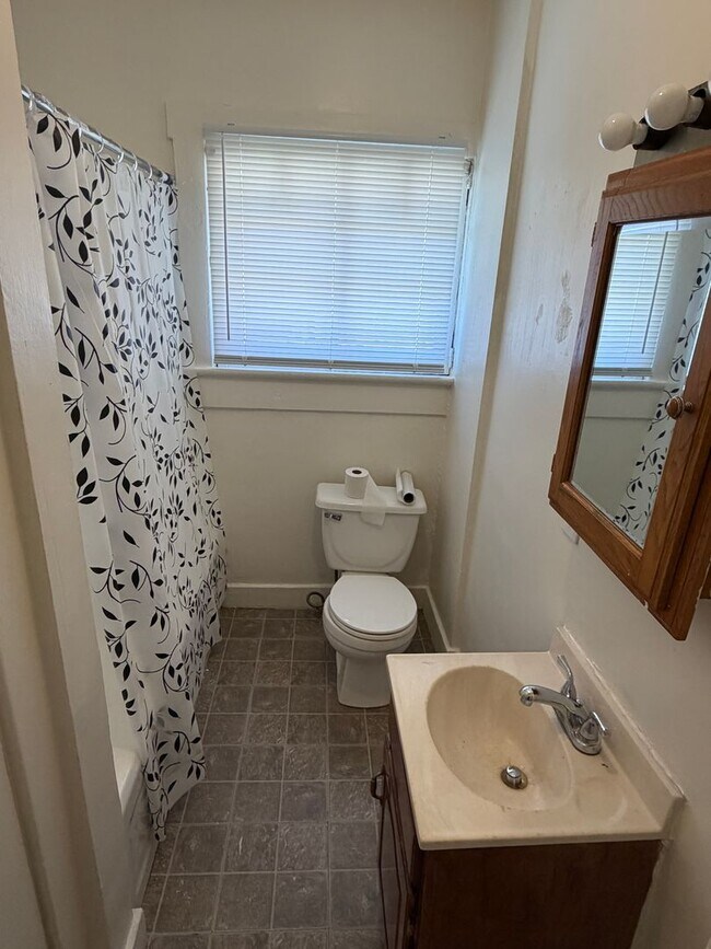 Foto del edificio - ForestAve635