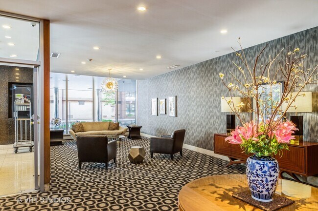 Foto del edificio - 850 N Dewitt Pl