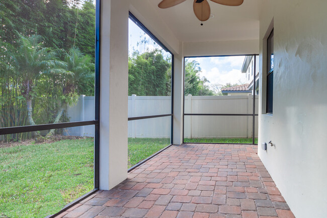Foto del edificio - 13015 Sanctuary Village Ln