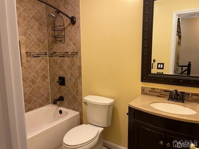 Foto del edificio - 11 Bristol Dr