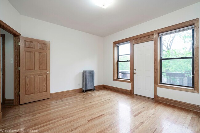 Foto del edificio - 1165 E 54th St