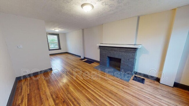 Foto del edificio - 114 N Guilford Ave