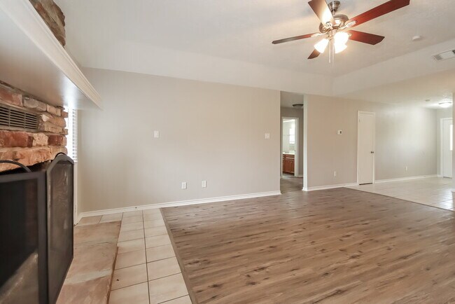 Foto del edificio - 9695 Twin Shores Dr