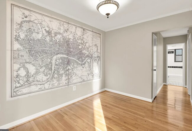 Foto del edificio - 3825 Davis Pl NW