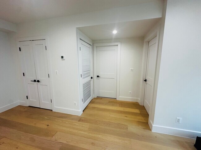 Building Photo - 1658 K St NE