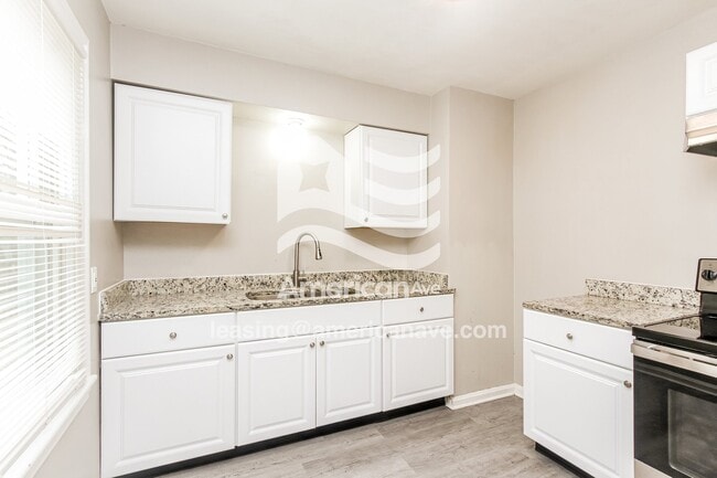 Building Photo - 3458 Orchard Ave