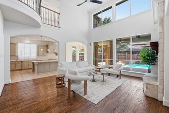 Building Photo - 25707 Pierrmont Ct