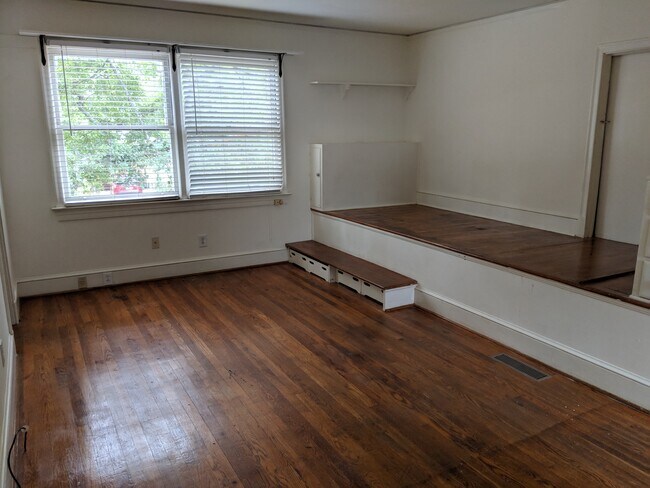 Foto del edificio - 218 Hillcrest Ave